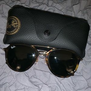 RAY BANS - BRAND NEW WITH CASE